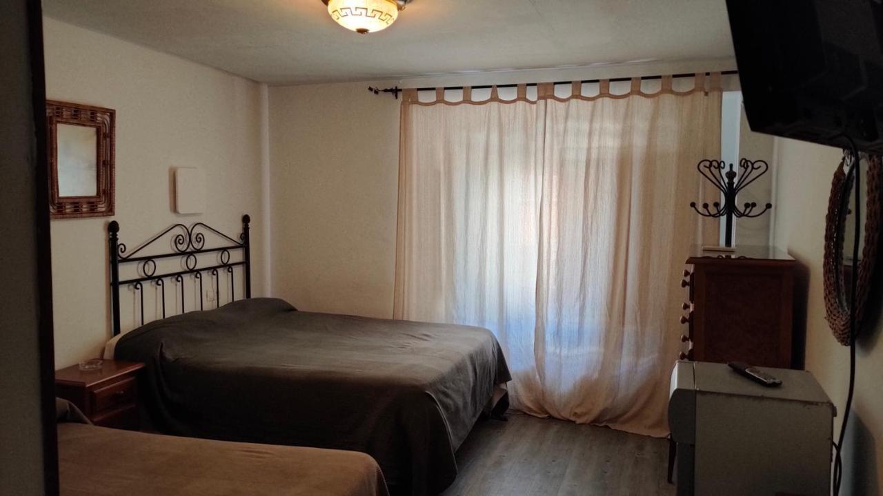 Hostal Colon Antequera Buitenkant foto