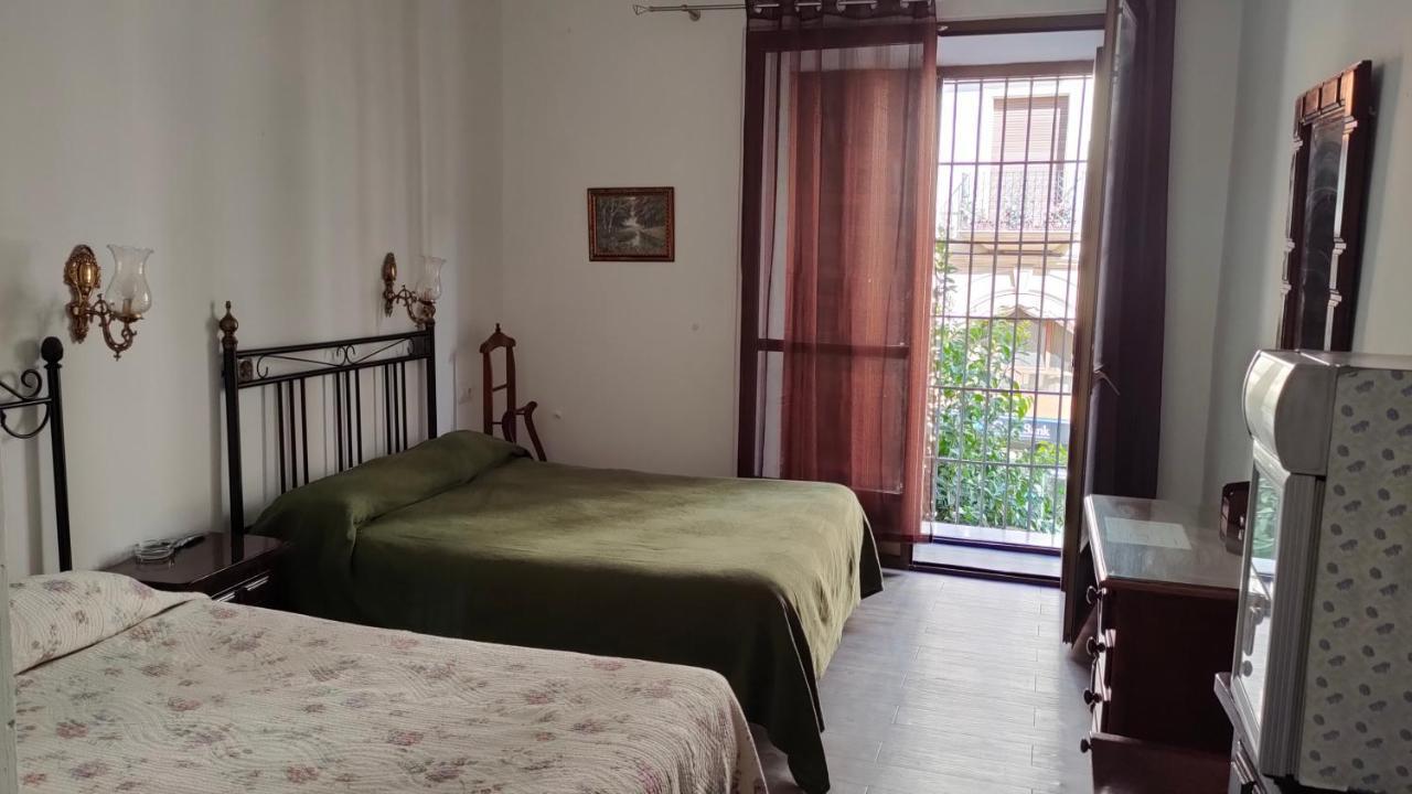 Hostal Colon Antequera Buitenkant foto